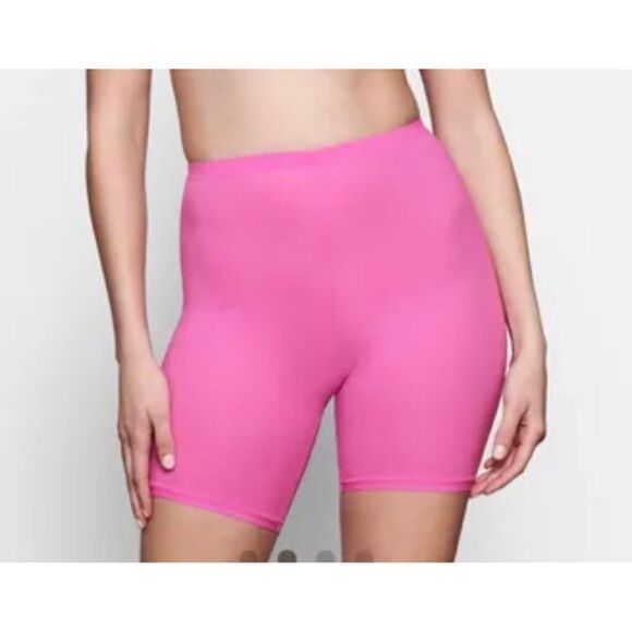 Skims Barbie Pink Top & Shorts Set Size M NWT - Picture 6 of 8